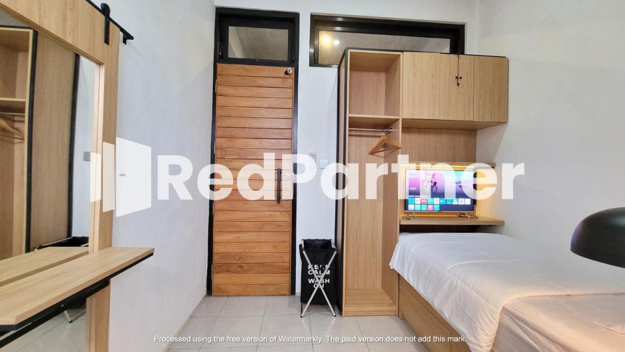 Griya Nawastika At Jakal Km 8 Mitra Reddoorz Otel Kejayan Dış mekan fotoğraf